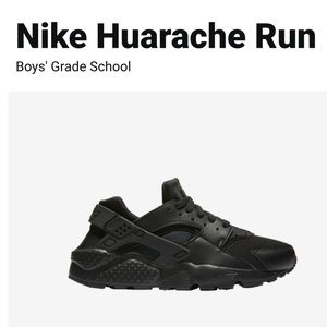 Nike Huarache Run Sneakers.  Boys size 7.5 new in box.